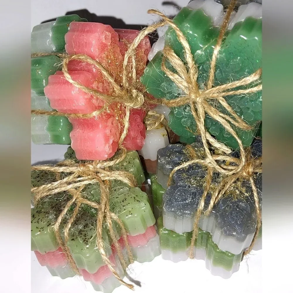 Hand crafted snowflake 3piece waxmelts from our Winter Wonderland collection
